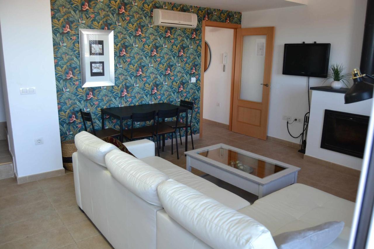 La Martela De Segura Apartamento Rural Piscina Segura de Leon Luaran gambar