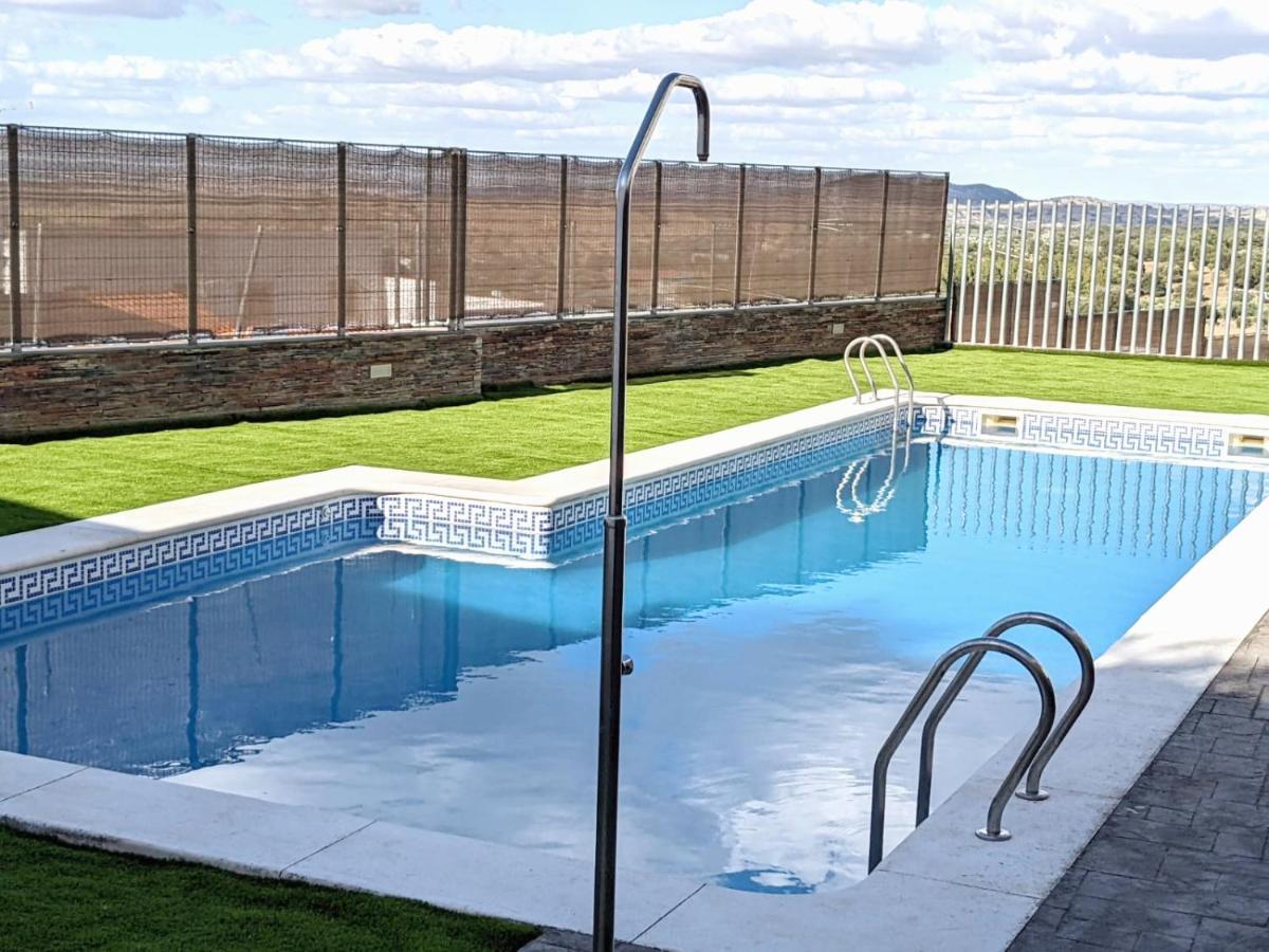 La Martela De Segura Apartamento Rural Piscina Segura de Leon Luaran gambar