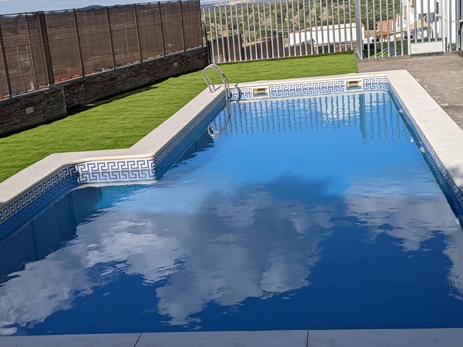 La Martela De Segura Apartamento Rural Piscina Segura de Leon Luaran gambar