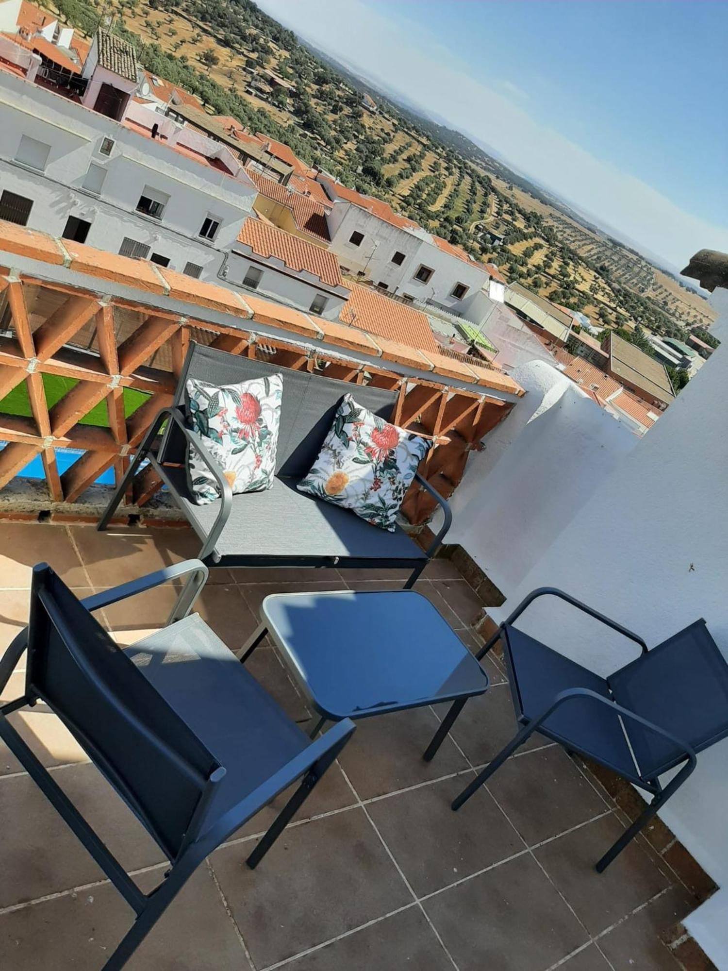 La Martela De Segura Apartamento Rural Piscina Segura de Leon Luaran gambar